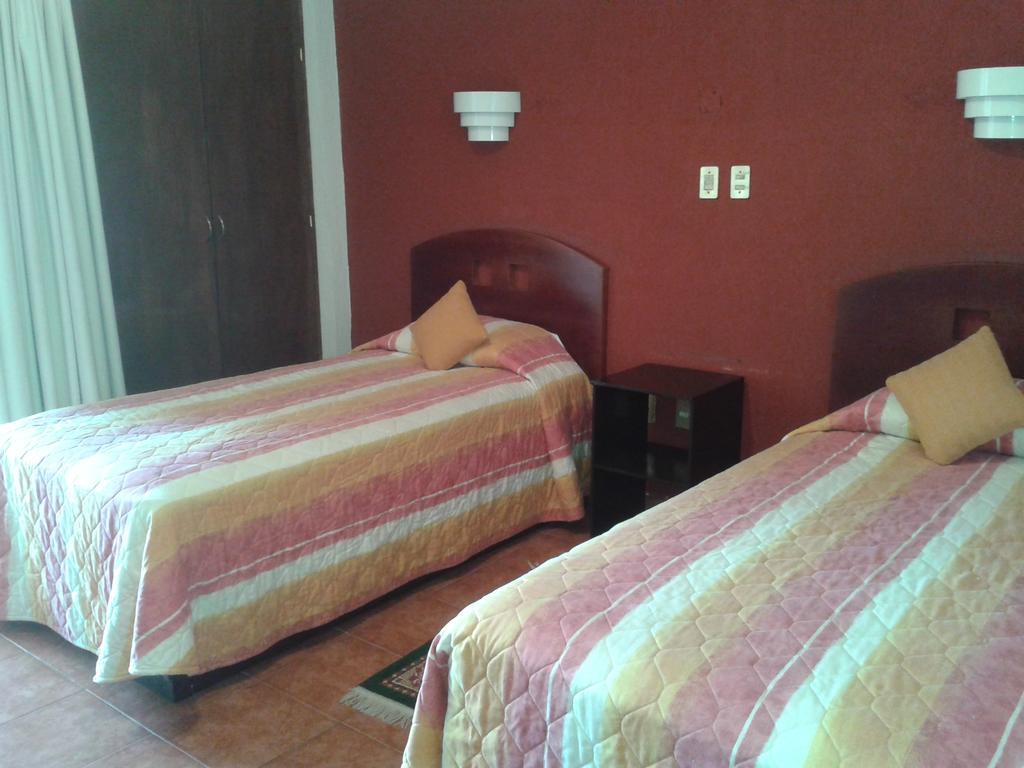 Hotel Fortin De Las Flores Bagian luar foto