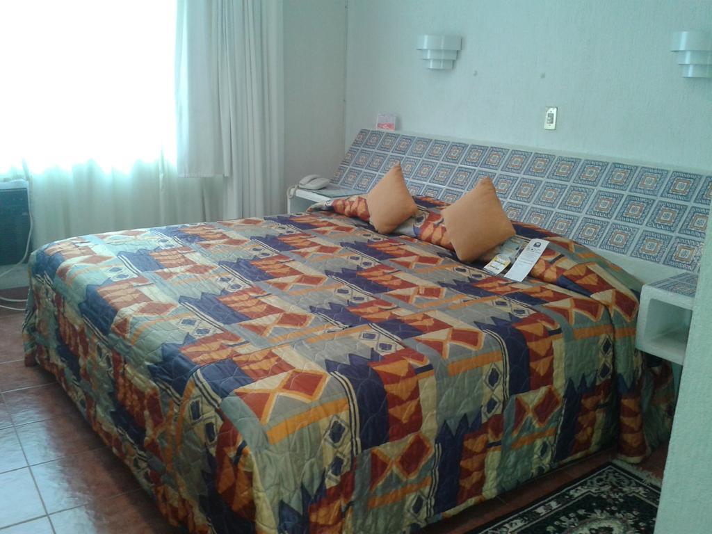 Hotel Fortin De Las Flores Bagian luar foto